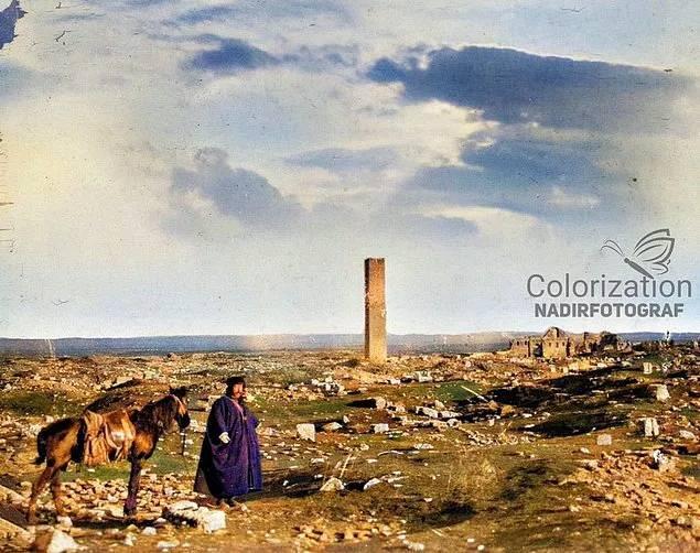 <p>Harran'da yolunu kaybetmiş papaz, Şanlıurfa, 1920.</p>