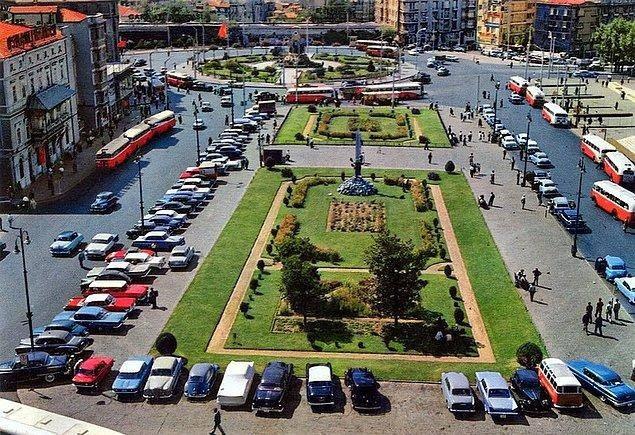 <p>Taksim Meydanı, İstanbul, 1968.</p>
