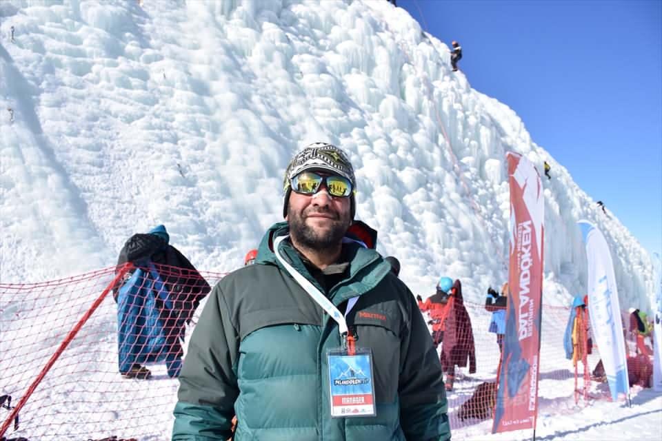<p>Tırmanış için Palandöken'e gelen sporculardan ünlü Türk dağcı Tunç Fındık da buz duvarına her yaştan ve her kesimden insanın tırmanış yapabileceğini söyledi.</p>

<p> </p>
