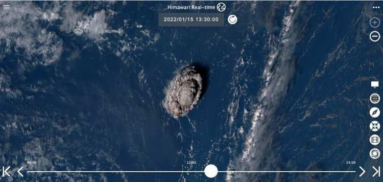 <p>Pasifik Okyanusu'nda yaklaşık 170 adadan oluşan Tonga'nın başkenti Nuku'alofa'nın 65 kilometre kuzeyindeki yanardağ, önceki gün sabah saatlerinde kül, buhar ve gaz püskürtmeye başlamıştı.</p>

<p> </p>

