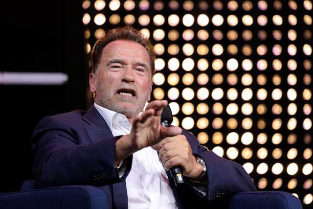 <p>Arnold Schwarzenegger, dünyayı şoke eden fotoğraflarla gündeme girmeyi başardı.</p>
