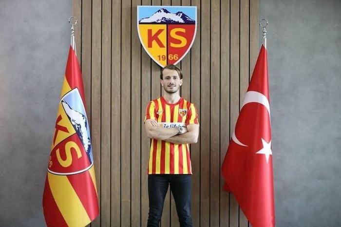 <p>Abdulkadir Parmak</p>
<p>Trabzonspor -> Kayserispor</p>
<p>Bonservis: Kiralık</p>
