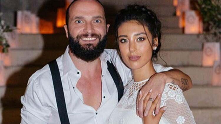 <p><strong>BERKAY ŞAHİN VE EŞİ ÖZLEM ŞAHİN</strong></p>