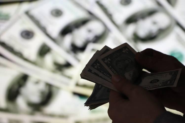 <p>Öte yandan 2019'a kıyasla bu dönemde çalışan kadın sayısının 13 milyon azaldığı ve 20 milyondan fazla kız çocuğunun okula dönememe riskiyle karşı karşıya olduğu ortaya kondu.</p>