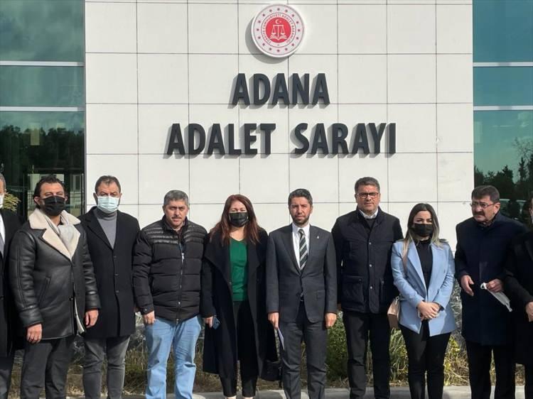 <p>Adana, Mersin, Hatay ve Osmaniye'de AK Parti teşkilatları, katıldığı televizyon programında Cumhurbaşkanı Recep Tayyip Erdoğan'a hakaret ettiği gerekçesiyle tutuklanan gazeteci Sedef Kabaş ile aynı programda yer alan CHP'li Engin Özkoç ve Aykut Erdoğdu hakkında suç duyurusunda bulundu.</p>