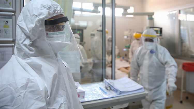 <p>Favipiravir ve Molnupiravir'in kullanımı ile ilgili yeni düzenleme tedavi rehberine eklenecektir." ifadelerini kullanmıştı.</p>