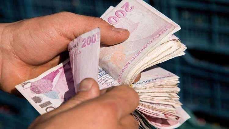 <p>TL DÖNÜŞÜMÜNE VERGİ İSTİSNASI</p>
<p>Bankacılık sistemindeki toplam mevduat ve katılım fonu büyüklüğü içerisinde Türk lirasının payının artırılarak finansal istikrarın desteklenmesi amacıyla, yabancı paralarını Türk lirasına çeviren kurumlar vergisi mükelleflerinin, dönüşüm esnasında oluşan kur farkı kazançları da dahil olmak üzere bu kapsamda açılan vadeli Türk lirası mevduat ve katılma hesaplarından elde edecekleri faiz ve kar payları vergiden istisna olacak.</p>