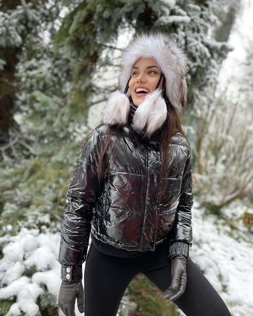 <p><span style="color:#800080">FAHRİYE EVCEN</span></p>
