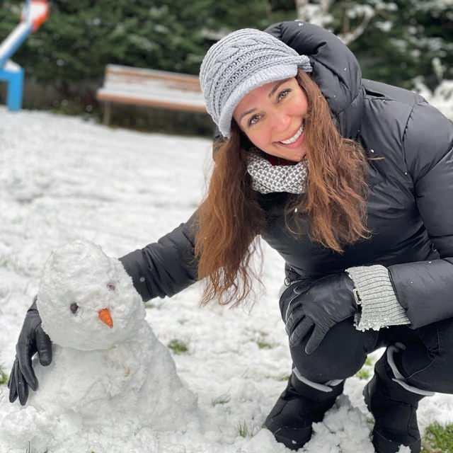 <p><span style="color:#800080"><strong>ÖZGE BORAK</strong></span></p>
