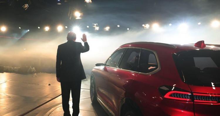 <p>Cumhurbaşkanı Recep Tayyip Erdoğan, başbakanlığı döneminde yerli otomotiv hayalini anlattı ve "elini taşın altına koyabilecek isimler arıyoruz." dedi.</p>
