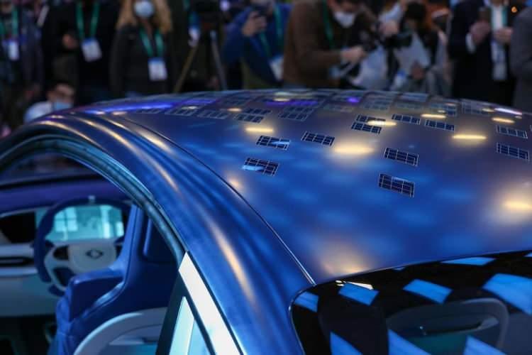 <p>"TESLA'YI DA HAFİFE ALIYORLARDI"</p>
<p>BMW Münih Fabrikası Personel Sorumlusu Mehmet Ertürk is Togg ile ilgili şunları söyledi: "Almanlarla konuşuyoruz, onlar da görüyorlar televizyonda. Yani Türkler ne zaman bugüne kadar araba yaptılar, yapıpta bugüne kadar başarılı oldular. 5 sene önce Tesla'nın durumu nasılsa, onları nasıl rakip görmüyorlarsa, şu anda Togg'u hiç rakip olarak görmüyorlar. Zamanında dediler ki, Tesla da BMW ile Mercedes ile çalışamaz, baş edemez, onlara rakip olamaz. Şimdi görüyoruz ki, elektrik arabalarında Tesla hepsinin önündedir. O yüzden ben umutluyum."</p>