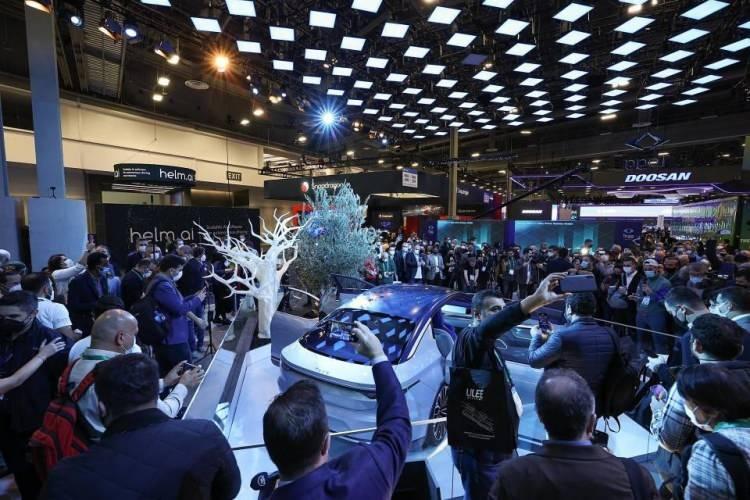 <p>TOGG 2022 sonunda ilk seri üretim aracını banttan indirecek. 2023 yılında pazara çıkacak.</p>