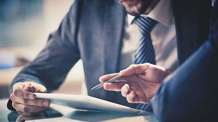 <p>g) Yapılacak sınavın son başvuru tarihi olan 12.03.2021 itibarıyla 18 yaşını doldurmuş olmak; Merkezî sınavın (KPSS-2020) yapıldığı yılın Ocak ayının birinci günü itibarıyla; infaz ve koruma memurları için 30 yaşını bitirmemiş olmak (01 Ocak 1990 ve sonrası doğumlu olanlar sınava müracaat edebilecektir.); teknisyen, büro personeli (ceza infaz kurumu kâtibi), destek personeli (aşçı, kaloriferci, şoför) hemşire ve sağlık teknikeri için ise 35 yaşını bitirmemiş olmak (01 Ocak 1985 ve sonrası doğumlu olanlar sınava müracaat edebilecektir.)</p>
