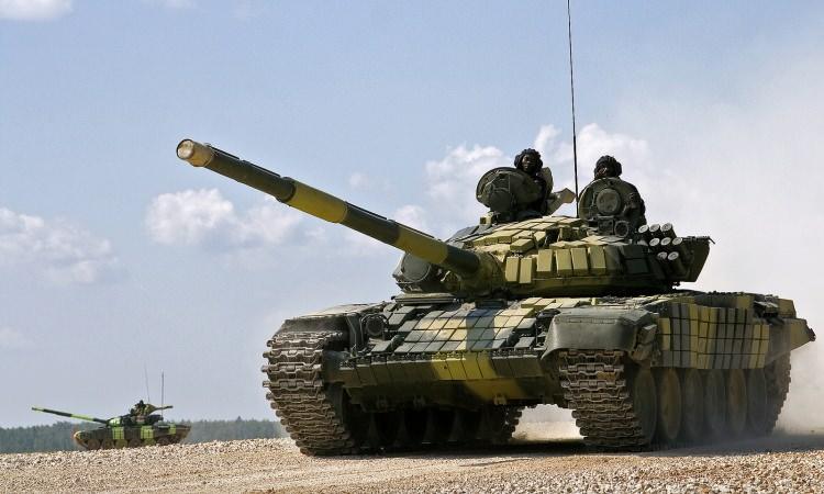 <p>Diğer stratejik istikamet ise çok daha "ağır" ve asimetrik harekat zırhlı birliklerin korunması ihtiyacı öncelikli dizayn felsefesi. Rusların, T-72 ana muharebe tankı platformu üzerine kurguladıkları, Terminatör-2 zırhlı muharebe aracı, belirtilen çerçeveye iyi bir örnek teşkil ediyor. </p>
