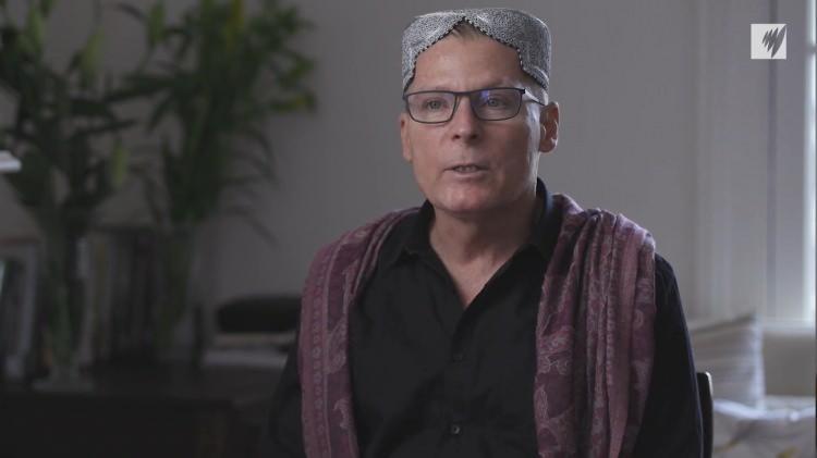 <p>Taliban mensupları inanmasa da kendi iç dünyamda hiçbir tereddüt taşımıyordum ve hem Allah’a hem kendime hem de dış dünyaya karşı hiç olmadığım kadar samimi idim. Şayet şu an geçmişe dönebilsem ve o kaçırılma anını yeniden yaşasam aldığım bu ödül sebebi ile aynı şeyleri yaşamak pahasına tereddüt etmem.</p>
