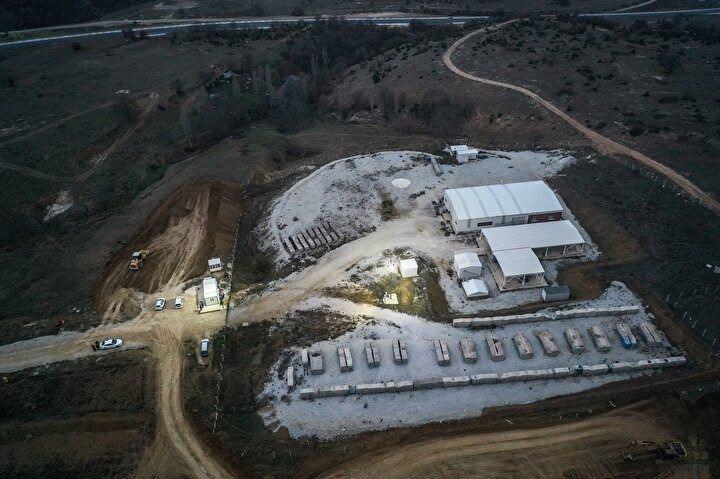 <p>Gübretaş Maden Yatırımları AŞ'nin teşvik belgesi verilen yatırımı 4 milyar 634 milyon 477 bin 508 lira olarak ifade edildi.<br />
Şirket kurulacak tesis üzerinden yılda 7,67 ton dore külçe altın ve yılda 1 milyon 252 bin 800 ton cevher işlemeyi hedefliyor.</p>
