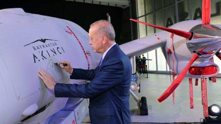 <p>GÜNEY AFRİKA, TÜRK YATIRIMCILARA CİDDİ FIRSATLAR SUNUYOR</p>

<p>Güney Afrika Yatırım Ofisi Başkanı Yunus Hoosen, finansal kuruluşlar açısından "kıtanın en iyisi" olarak nitelendirdiği Güney Afrika'nın gelişmiş bir serbest pazar ekonomisi olduğunu aktardı.</p>
