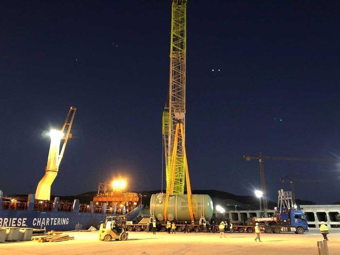 <p>Açıklamada görüşlerine yer verilen Akkuyu Nükleer AŞ Genel Müdür Birinci Yardımcısı ve NGS Yapı İşleri Direktörü Sergei Butckikh, Akkuyu NGS'nin ana ekipmanının imalatı ve sevkiyatının belirlenen takvime sıkı biçimde uyularak yapıldığını bildirdi.</p>