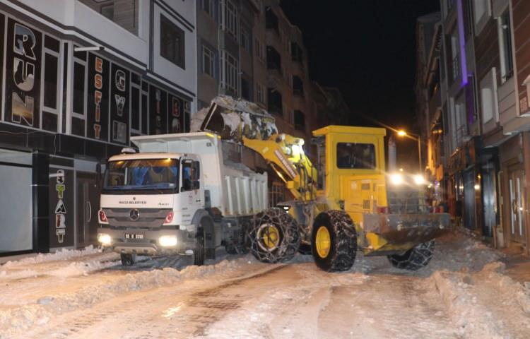 <p>SAMSUN'DA SON 50 YILIN EN YOĞUN KAR YAĞIŞI</p>

<p>Son 50 yılın en yoğun kar yağışının yaşandığı Samsun’un Havza ilçesinde karın temizlenmesi için gece-gündüz mesai yapılıyor.</p>
