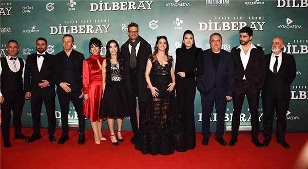 <p><span style="color:#B22222"><strong>NE OLMUŞTU?</strong></span></p>

<p><strong>Arda Kural, geçtiğimiz aylarda da Dilber Ay'ın filminde rol almıştı.</strong></p>
