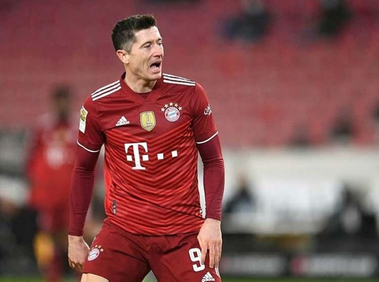 <p>10 futbolculuk liste, vergiler hariç şekilde ölçüldü. Öte yandan futbolcuların sözleşmesindeki bonus ve sponsorluk anlaşmaları da hesaplanmadı.</p>

