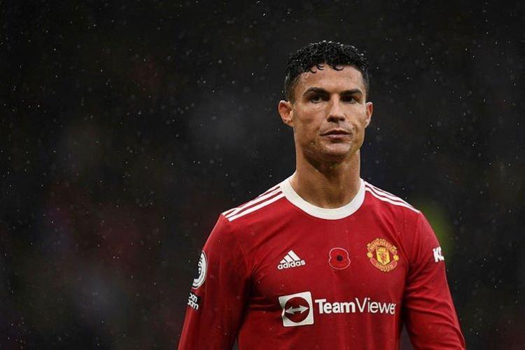 <p>Cristiano Ronaldo (Man Utd) – haftada 385.000 Sterlin<br />
<br />
Dünyanın en çok hayranı olan futbolcularından birisi olan Cristiano Ronaldo, en çok kazananlar listesinde 6. sırada kaldı.</p>
