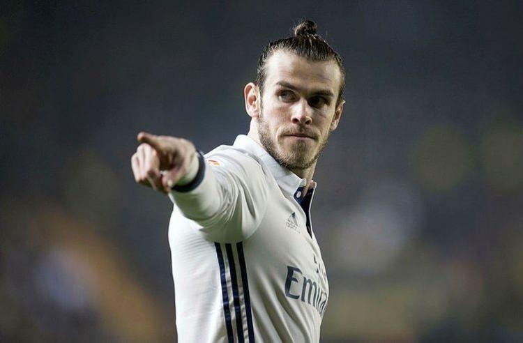 <p>Gareth Bale (Real Madrid) – haftada 500.000 Sterlin<br />
<br />
Real Madrid'in Galli yıldızı Bale, son yıllardaki düşüşüne rağmen halen en çok kazanan futbolcular arasında.</p>