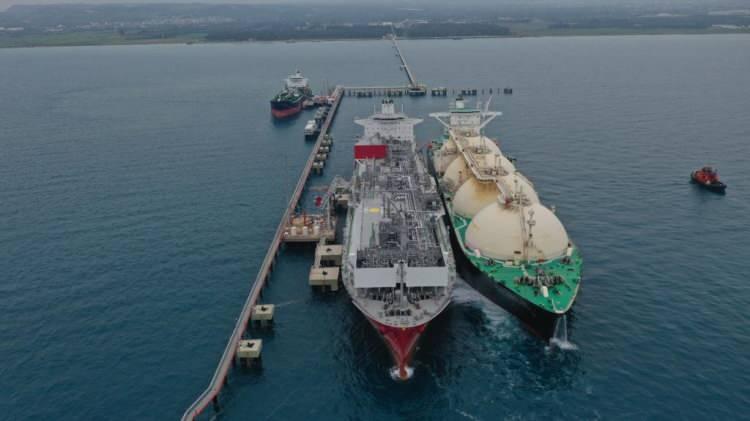 <p>Gemide yalıtılmış dört kargo tankı bulunuyor. Tanklardaki sıvılaştırılmış gaz eksi 163 derece sıcaklıkta muhafaza ediliyor.</p>