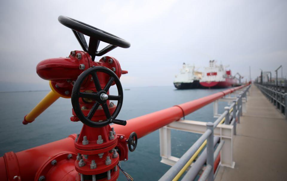 <p><strong>EgeGaz LNG Terminali dünyadaki en büyük gemilere hizmet veriyor</strong></p>

<p>EgeGaz Yönetim Kurulu Başkanı ve Genel Müdürü İbrahim Akbal da 2006'da devreye alınan EgeGaz LNG Terminali'nin Türkiye'deki iki kara terminalinden biri olduğunu belirtti.</p>
