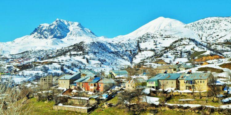 <p>Bingöl'ün Yayladere ilçesi 2 bin 52, </p>