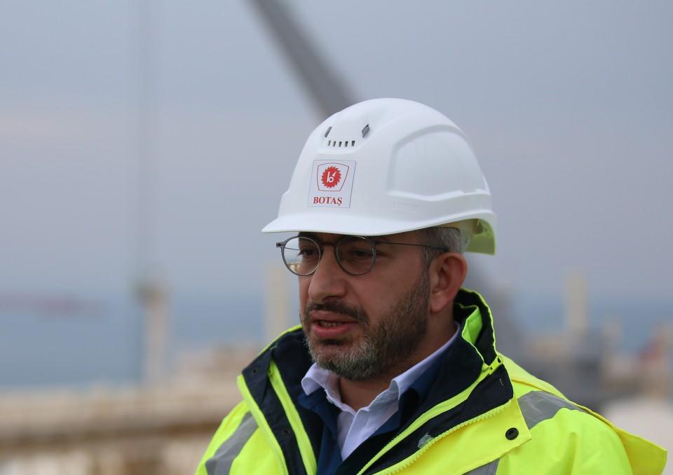 <p>Pamukçu, dünyada yaklaşık 40 adet olan FSRU'lardan son yapılanın Ertuğrul Gazi olduğunu söyledi.</p>

<p>​</p>
