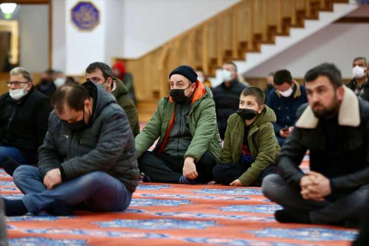 <p>Program, ilahiler ve ikramlarla son buldu.</p>

<p> </p>

