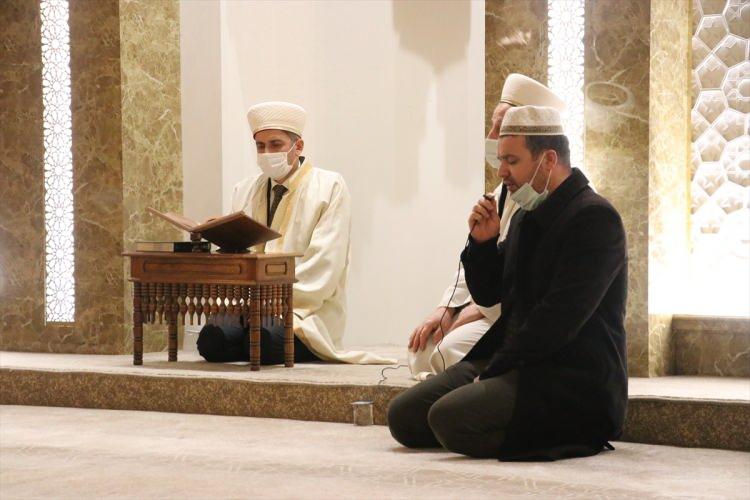 <p>Kent merkezindeki Ulu Cami'de akşam namazı sonrası yapılan programa vatandaşlar ilgi g&ouml;sterdi.</p>

<p>&nbsp;</p>
