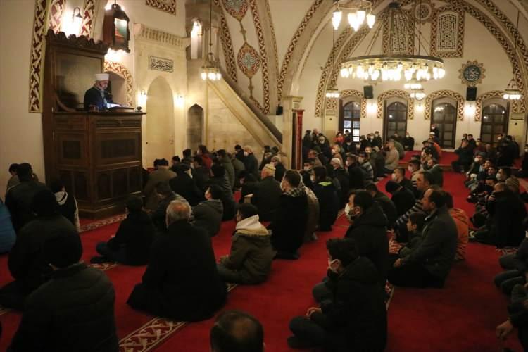 <p>Kur'an-ı Kerim tilavetinin ardından, mevlit okundu ve dualar edildi.</p>

<p>&nbsp;</p>
