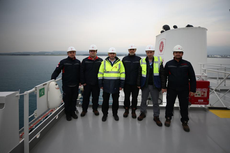 <p>Türkiye’nin iki kara LNG terminali ve iki FSRU terminali bulunuyor. Bu terminaller 7 gün 24 saat emre amade olacak şekilde Türkiye’nin gaz ihtiyacını karşılamak için hizmet veriyor. Özellikle kış aylarında tam kapasiteyle çalıştırılıyor."</p>

