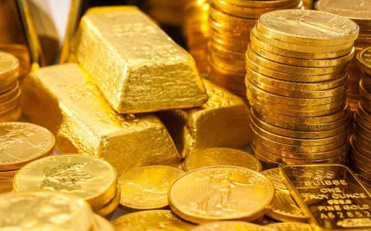 <p>4. çeyrekte talep %10 arttı Dünya Altın Konseyi 2021 yılı 4. çeyrek raporunda şu bilgiler yer alıyor:</p>

<p><strong>Altın fiyatları ortalama olarak 2021 yılında yüzde 4’lük düşüşle 1.799 seviyesinde oluştu.</strong><br />
 </p>

<p><strong>Altın arzı 2021 yılında 4.666 ton ile yüzde 1 düşüş gösterirken 2017’den beri en düşük seviyeye indi.</strong><br />
 </p>

<p><strong>Altın talebi 4. çeyrekte yüzde 10 artarak 4.021 ton oldu.</strong><br />
 </p>

<p><strong>Küresel altın rezervi 30 yılın en yüksek seviyesine çıktı. 2020’de Merkez Bankaları 225 ton altın alırken 2021’de 463 ton altın alım yaptı.</strong></p>
