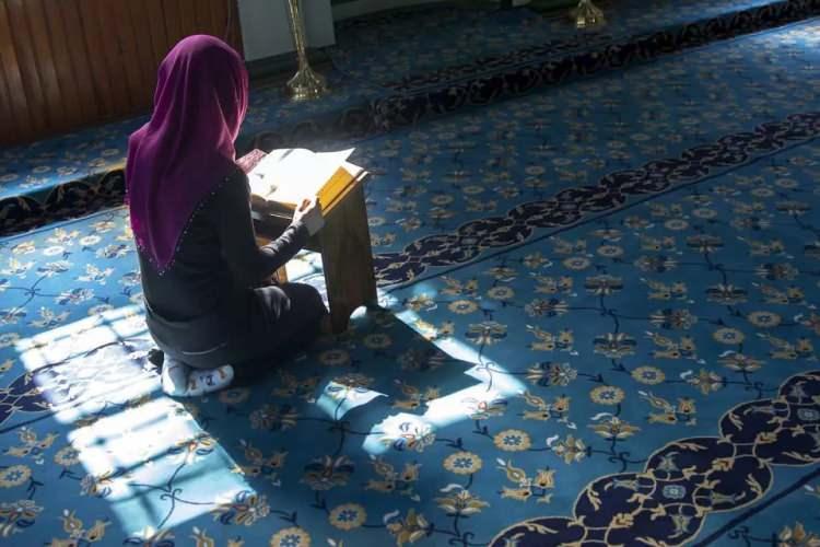 <p>Kişi kendine ve diğer Mü'min kardeşlerine hattâ isim zikrederek dualar etmeli.</p>
