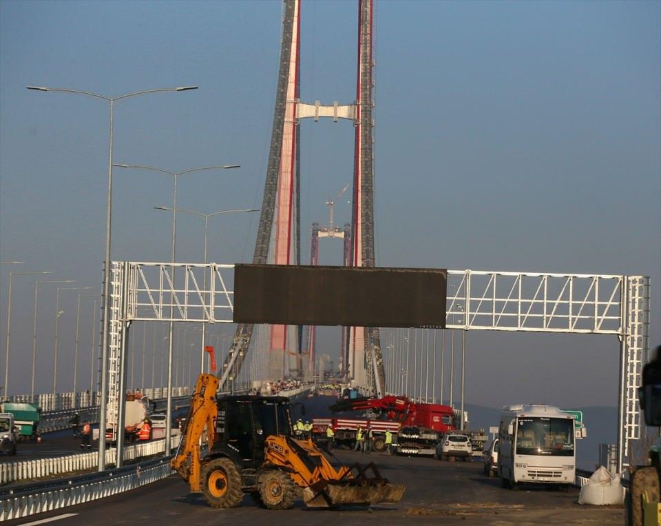 <p><strong>Tarihi İpek Yolu’nu canlandıracak</strong><br />
<br />
Proje, tarihi İpek Yolu’nu canlandırarak “Bir Kuşak Bir Yol Projesi” kapsamında, Türkiye'nin öncülük ettiği 'Orta Koridor' girişiminin bir parçası olarak, Pekin’den Londra’ya kesintisiz bir ticaret yolu oluşturma hedefine doğrudan katkı sunacak.</p>

