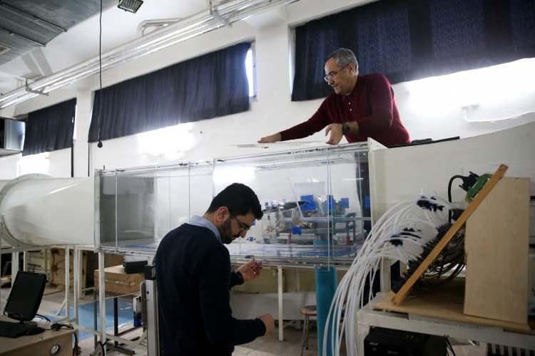 <p>Genç, testlerin titizlikle yapıldığına işaret ederek, "Hazırlıklarımızı yaptık ancak hava şartlarından dolayı İHA'ların üzerindeki testleri şimdilik durdurduk. Rüzgar laboratuvarındaki testlerimizde performansın arttığını gördük. Lakin bunların özellikle verilerinin alınması için strengthler yerleştireceğiz ve bahar aylarında bu testleri tekrarlayacağız." ifadelerini kullandı.</p>
