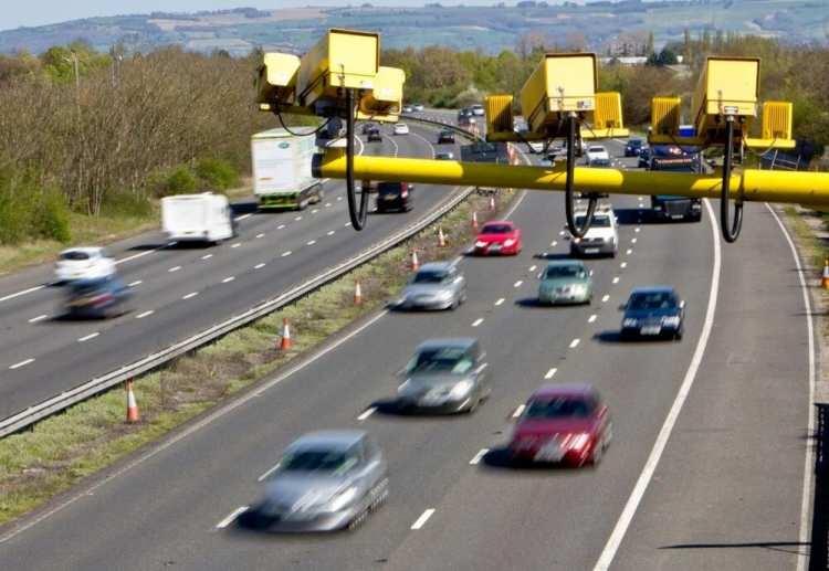 <p>Yayımlanan yeni veriler, dünya çapındaki şehirlerdeki trafik sıkışıklığının geçen yıl, 2019'a göre yüzde 10 daha düşük olduğunu ve çalışmaya katılan 404 şehirden 283'ünün pandemi öncesine göre ortalama olarak daha az trafik sıkışıklığı yaşadığını ortaya koydu.</p>