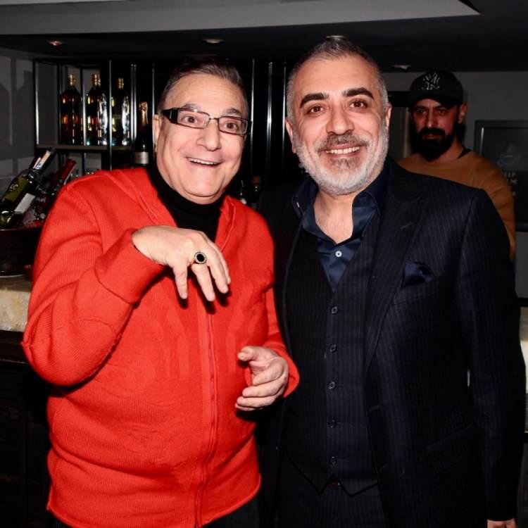 <p><strong>Mekanın sahibi Bülent Korkmaz'ın hediyesi ve hediyenin fiyatı ise sosyal medyayı salladı. </strong></p>