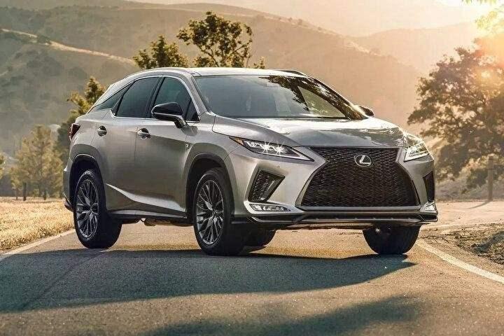 <p><strong>Lexus - 76 puan</strong></p>

<p>Lexus, Japon otomotiv üreticisi Toyota tarafından üretilen lüks otomobil markasıdır. Lexus marka otomobiller Kuzey Amerika, Avrupa, Asya, Orta Doğu, Okyanusya, Afrika ve Latin Amerika'da satılır.</p>
