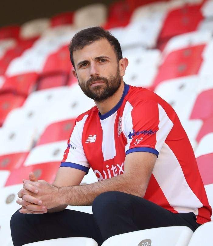 <p>Admir Mehmedi</p>

<p>Wolfsburg -> Antalyaspor</p>

<p>Bonservis: Açıklanmadı</p>

