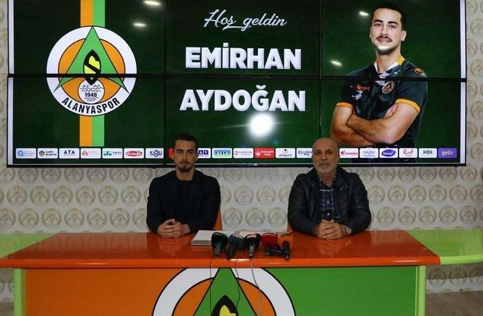 <p>Emirhan Aydoğan</p>
<p>Bursaspor -> Alanyaspor</p>
<p>Bonservis: Bedelsiz</p>