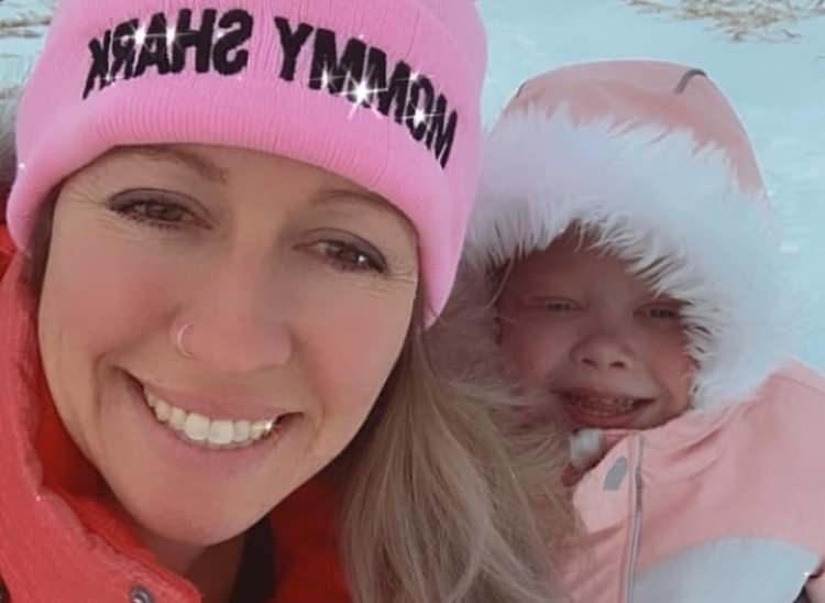 <p><span style="color:#800080"><strong>Amerikalı pop yıldızı Halsey'nin videoları g&ouml;rd&uuml;kten sonra ona bir bakım paketi hediye etti ve takip&ccedil;ileri arasında bir&ccedil;ok &uuml;nl&uuml; hayranı da bulunuyor.</strong></span></p>

<p>&nbsp;</p>
