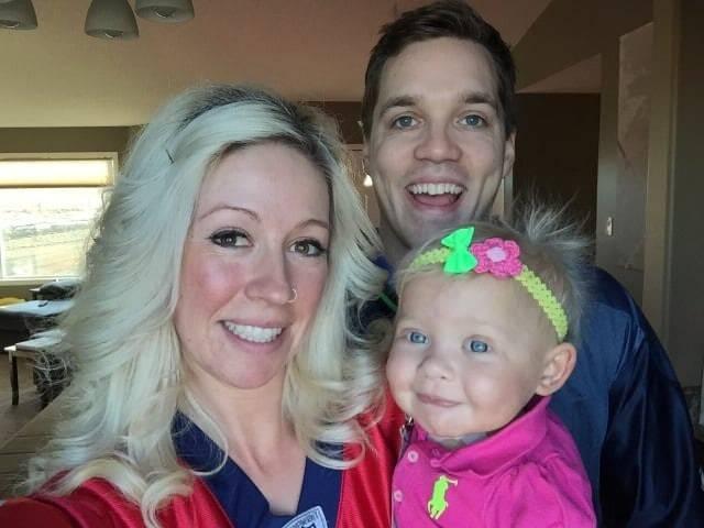 <p><span style="color:#800080"><strong>38 yaşındaki annesi Kyla Thompson ve 35 yaşındaki babası Lyle, t&uuml;m bu s&uuml;reci yayınlamaya karar verdiklerinde aslında &ccedil;ok daha b&uuml;y&uuml;k bir şeye de adım atmışlardı. Kanada, Saskatchewan'da yaşayan aile, sosyal medya platformlarında insanların Bella'yı sevmesinin nedeninin yaşadığı zorluklara rağmen ilham verici bir neşeye sahip olması olduğunu belirtiyor</strong></span></p>

<p>&nbsp;</p>
