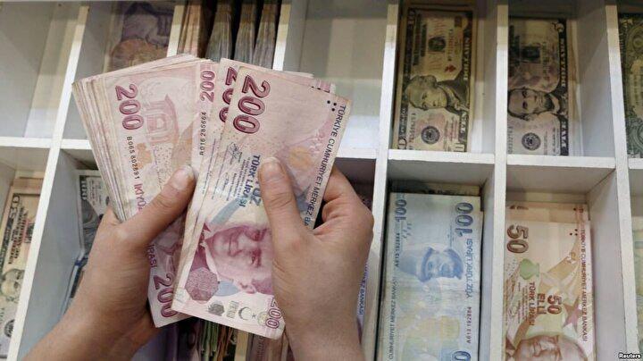 <p>Yeni zamla birlikte 30 yıl hizmeti bulunan 3000 ek göstergeye tabi öğretmen, polis ve din görevlilerinin emekli aylığı 5 bin 592 TL, 2200 ek göstergeye tabi hemşirelerin ise 5 bin 435 TL düzeyinde. Otuz yıllık hizmeti bulunanlar için bir yıllık hizmet karşılığı ödenen ikramiye tutarı ise 3000 ek göstergeli memurlarda 6 bin 721, 2200 ek göstergeli memurlarda ise 6 bin 533 TL.</p>