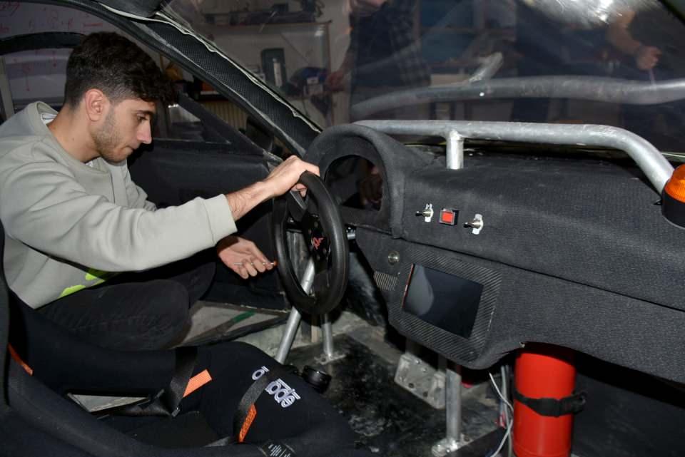 <p>"TOGG, çok büyük bir kuruluş, çok iyi işler yapıyorlar. Biz de elimizden geldiğince bu işleri başarıp, ileride onlar gibi olmak isteriz. Hedefimiz; TOGG gibi vatanımıza, milletimize faydalı olup, ülkemizi en iyi yerlere getirebilmek” ifadelerini kullandı.</p>

<p> </p>
