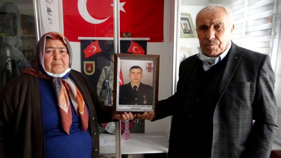 <p>Fotoğrafı halen çok güzel duruyor, çok memnun oldum. Allah’ın huzurunda ne kadar kıymetliymiş yavrum, milletimiz, vatanımız sağ olsun dedim” diye konuştu.</p>