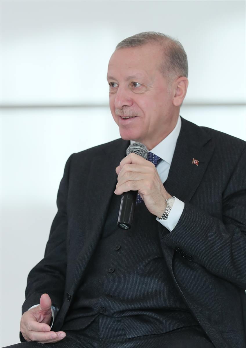 <p>"Bu çerçevede uzay, teknoloji, startup şirketleri ve bilimsel iş birliği gibi alanlarda ortak çalışmalarımızı hızla geliştirmeliyiz.</p>

<p> </p>
